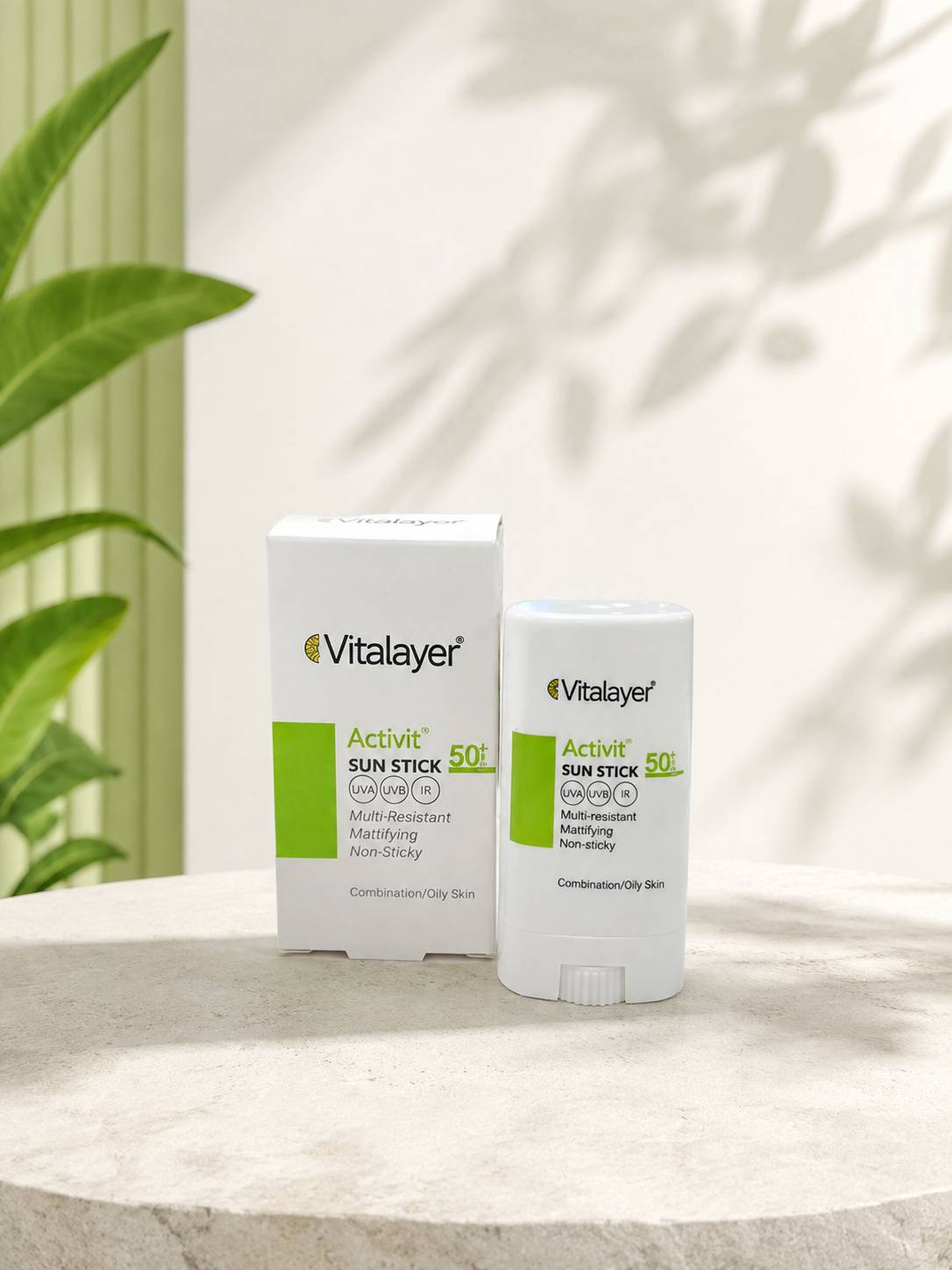 ضدآفتاب استیکی صورت ویتالیر مدل اکتیویت SPF 50 محافظت چندگانه UVA، UVB و IR مناسب پوستهای چرب و مختلط با بافت نرم