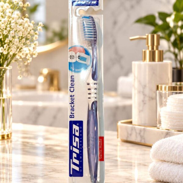 مسواک ارتودنسی تریزا Trisa مدل Bracket Clean با برس متوسط آبی و سفید